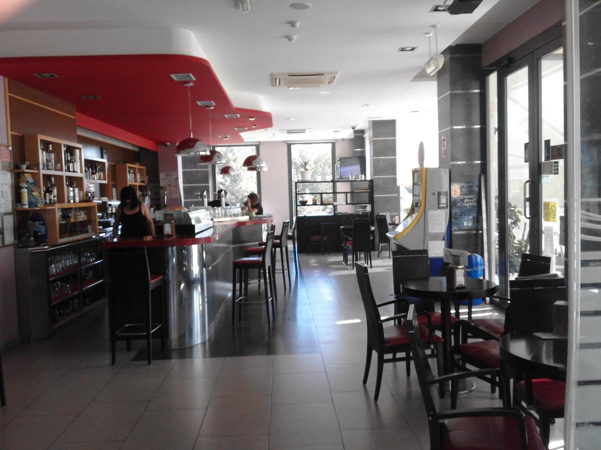 Hostal Restaurante Vial Ourense Exterior photo