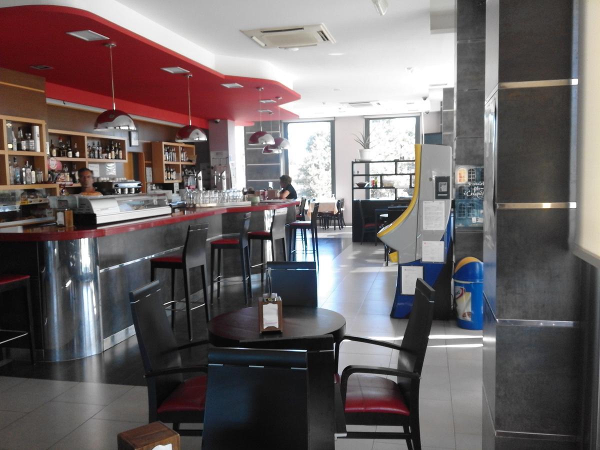 Hostal Restaurante Vial Ourense Exterior photo